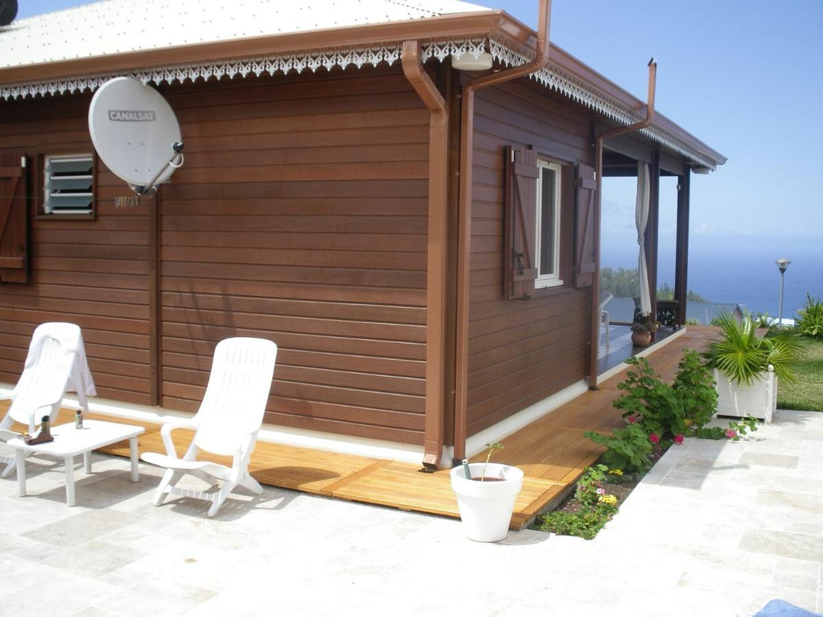Case Creole Traditionnelle A Ossature Et Charpente Bois Petite-Ile Exterior photo